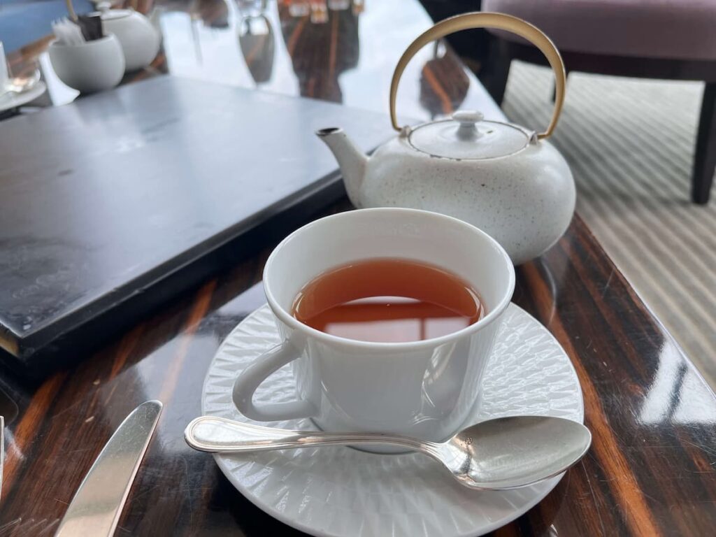 アフタヌーンティーの飲み物の写真