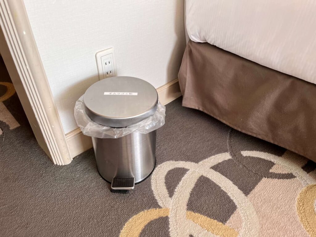 おむつ用のゴミ箱