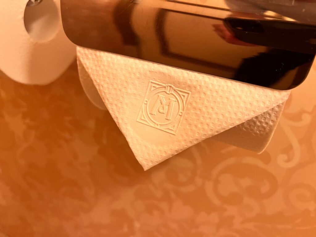トイレットペーパー